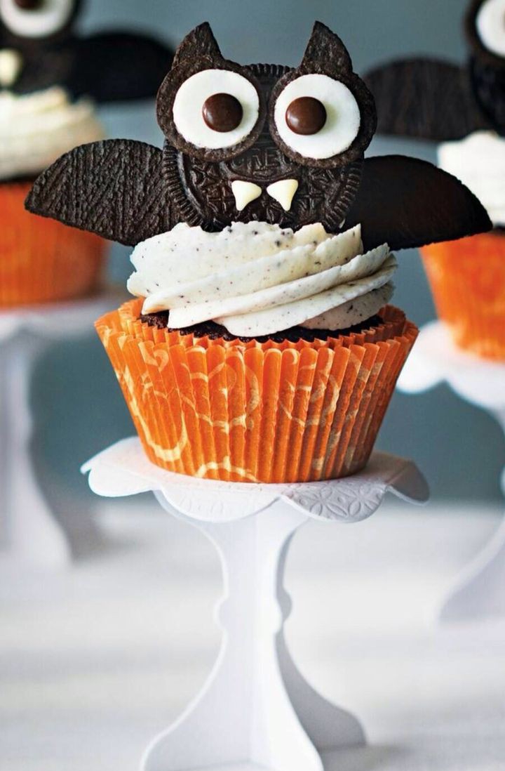 Muffin pipistrello Halloween spaventosi e decorati per bambini